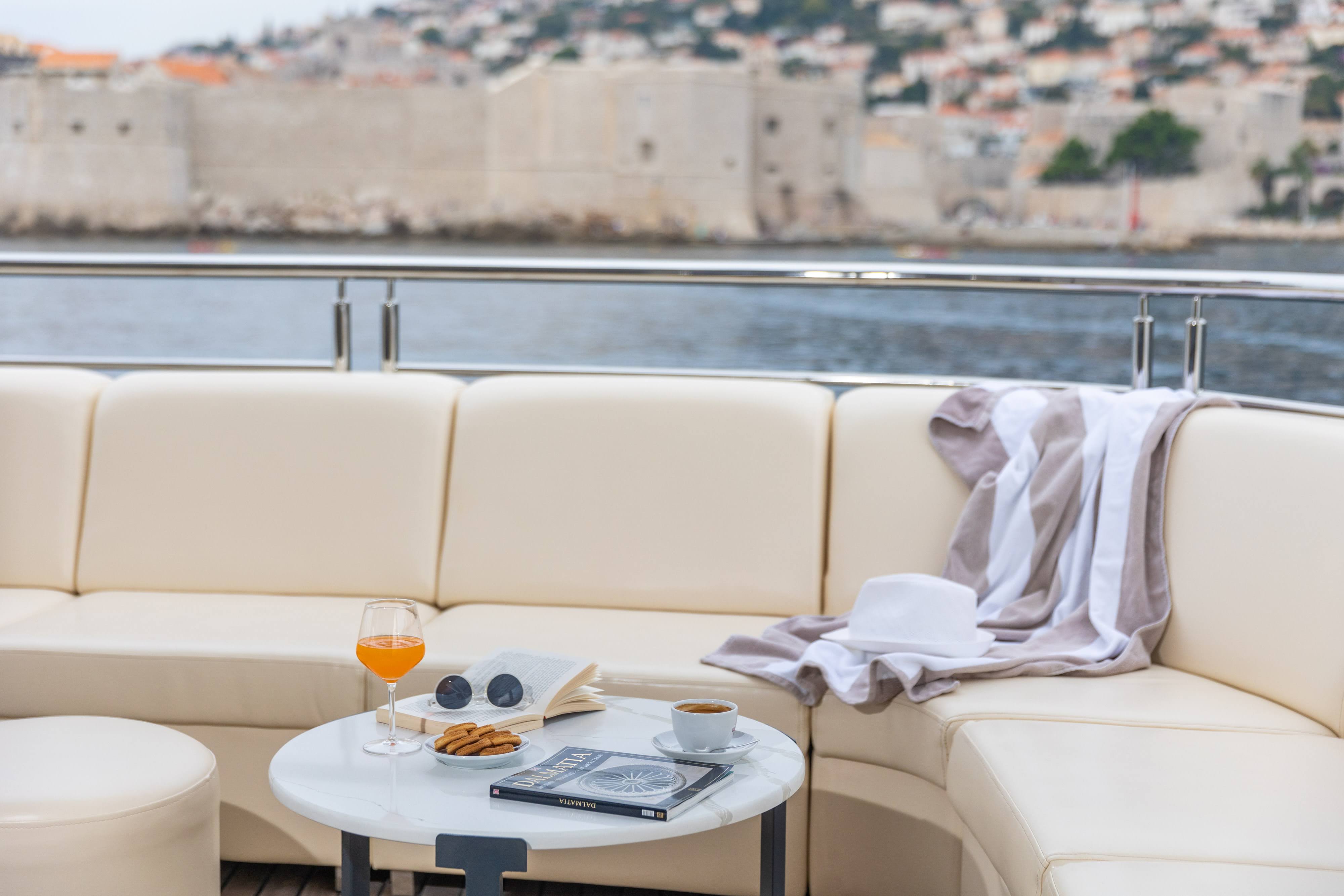 MV Lady Eleganza - Outdoor Lounge